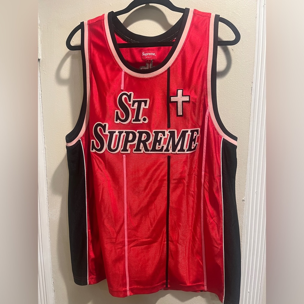 St Supreme basketball  Jersey size L (Stock X 270$)